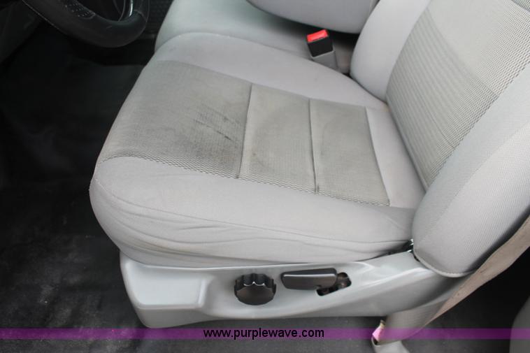 image for item H8146 2006 Ford F350 Super Duty XL Crew Cab pickup truck