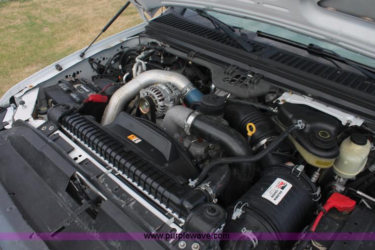 image for item H8146 2006 Ford F350 Super Duty XL Crew Cab pickup truck