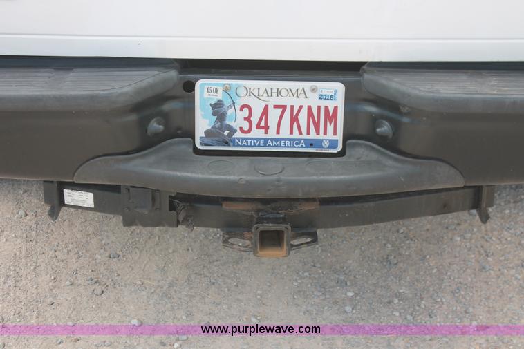 image for item H8146 2006 Ford F350 Super Duty XL Crew Cab pickup truck