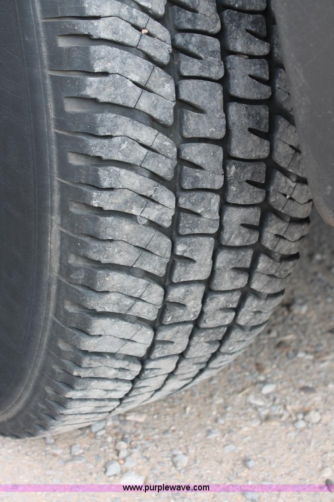 image for item H8146 2006 Ford F350 Super Duty XL Crew Cab pickup truck