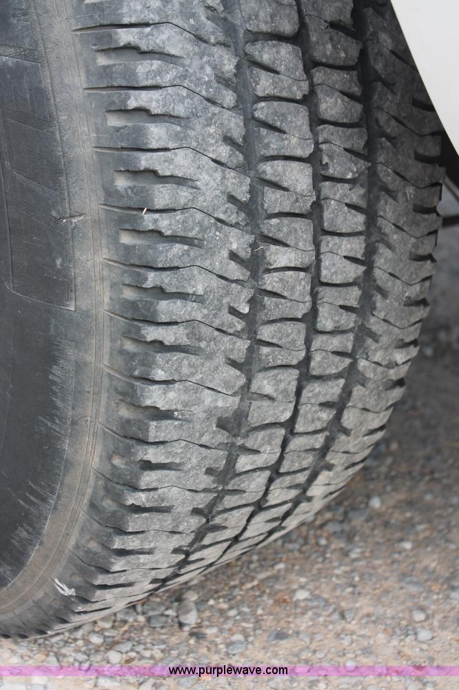 image for item H8146 2006 Ford F350 Super Duty XL Crew Cab pickup truck