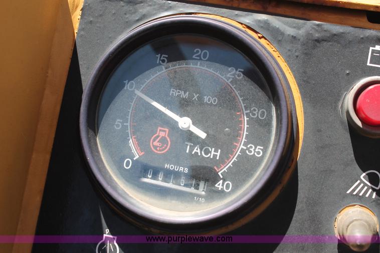 image for item H8195 1995 Vermeer Flex Track 75 cable plow