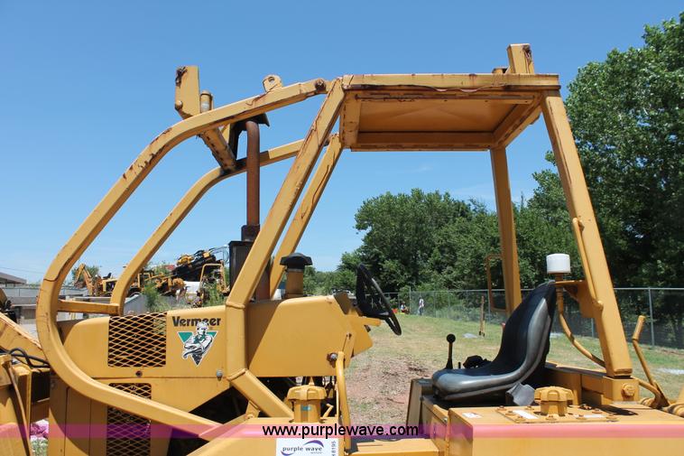 image for item H8195 1995 Vermeer Flex Track 75 cable plow