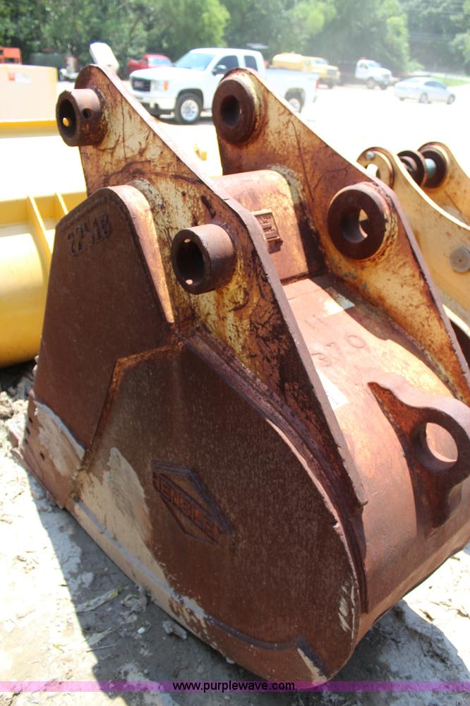 image for item I1504 Hensley bucket