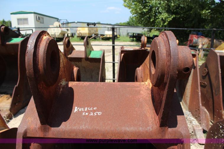 image for item I1504 Hensley bucket