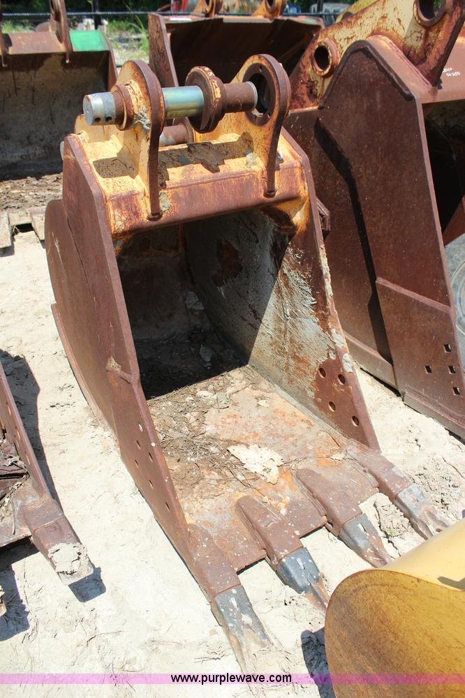 image for item I1505 2003 John Deere JD200 excavator bucket