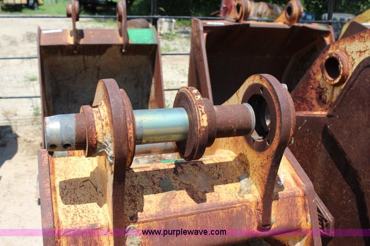 image for item I1505 2003 John Deere JD200 excavator bucket