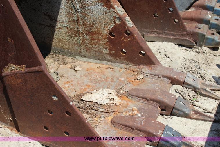 image for item I1505 2003 John Deere JD200 excavator bucket