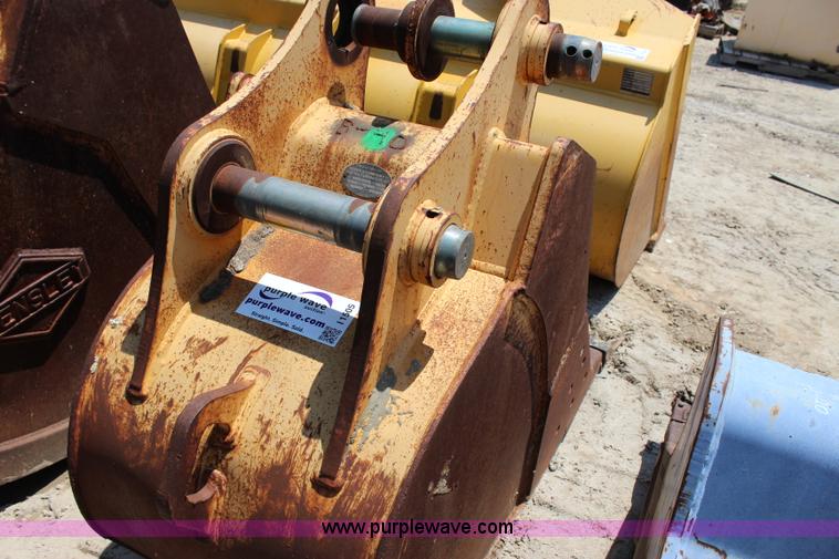 image for item I1505 2003 John Deere JD200 excavator bucket