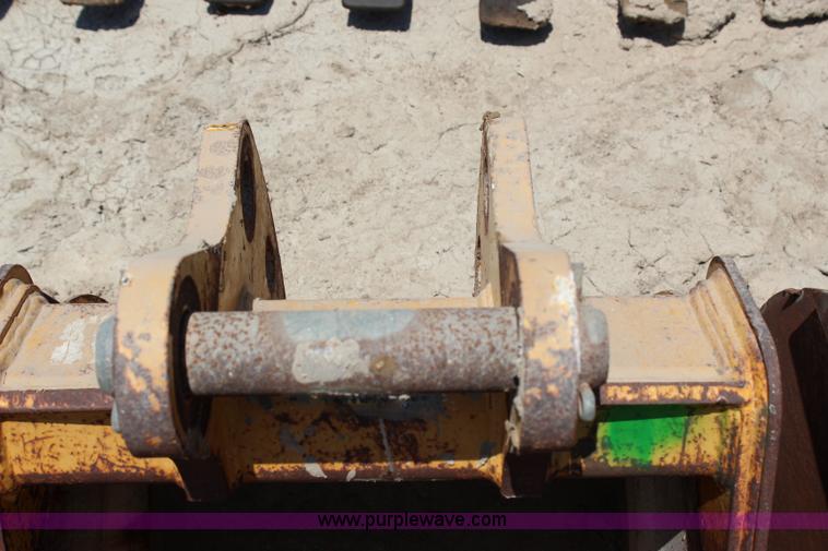 image for item I1508 John Deere AT92015 backhoe bucket