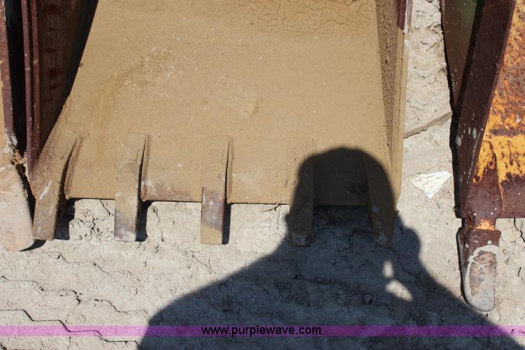 image for item I1508 John Deere AT92015 backhoe bucket