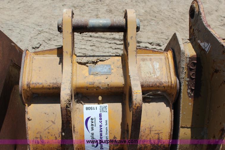 image for item I1508 John Deere AT92015 backhoe bucket