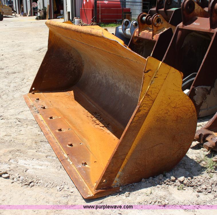 image for item I1510 Komatsu WA250 loader bucket