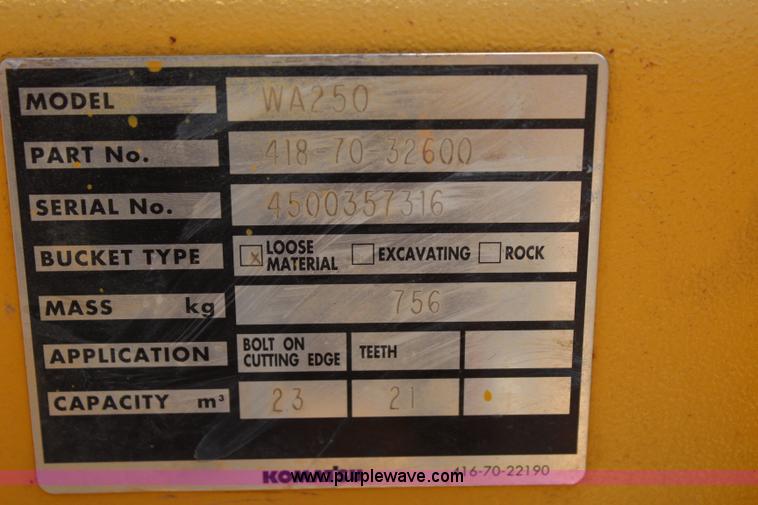 image for item I1510 Komatsu WA250 loader bucket