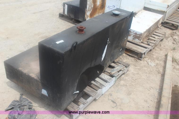image for item I1520 (3) fuel tanks