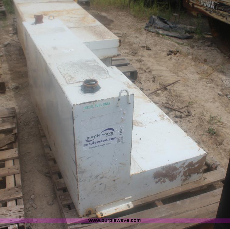 image for item I1520 (3) fuel tanks