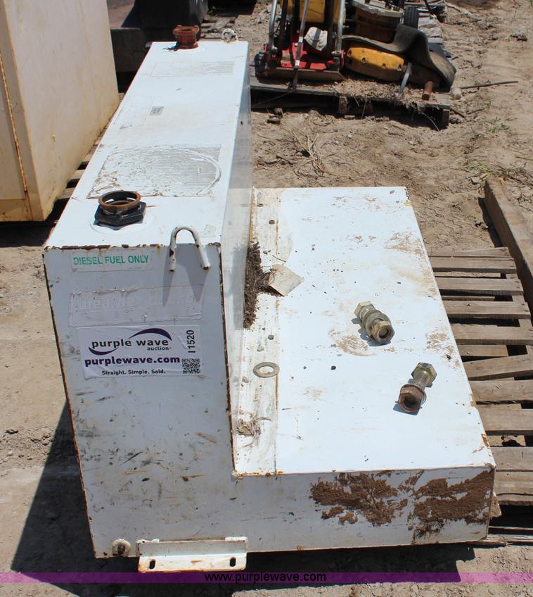 image for item I1520 (3) fuel tanks