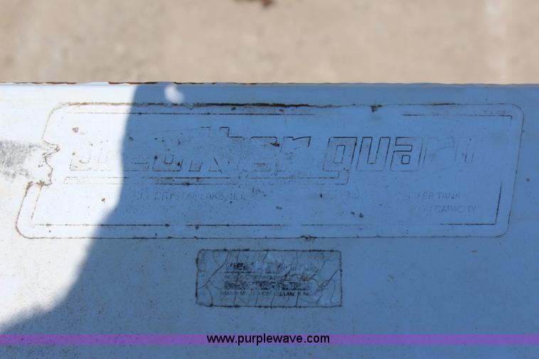 image for item I1520 (3) fuel tanks