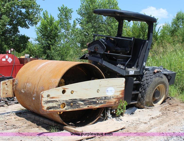 image for item I1521 Ingersoll Rand 30105DXTF smooth drum vibratory roller