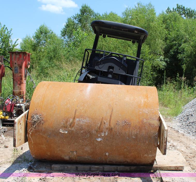 image for item I1521 Ingersoll Rand 30105DXTF smooth drum vibratory roller