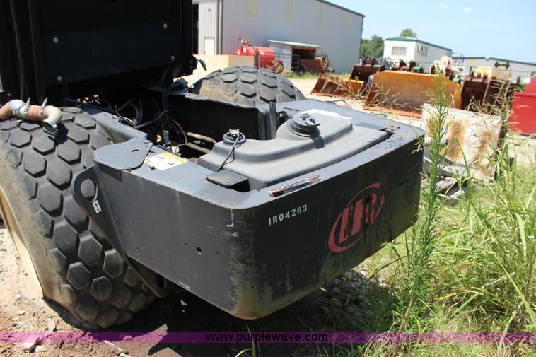 image for item I1521 Ingersoll Rand 30105DXTF smooth drum vibratory roller
