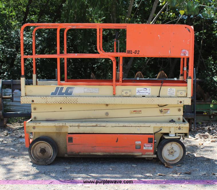 image for item I1522 1997 JLG 2033-5 electric scissor lift