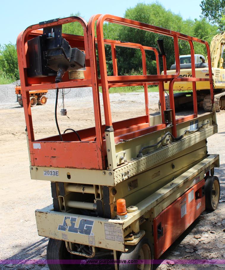 image for item I1522 1997 JLG 2033-5 electric scissor lift