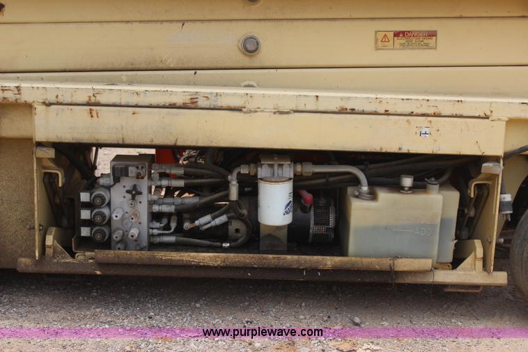 image for item I1522 1997 JLG 2033-5 electric scissor lift