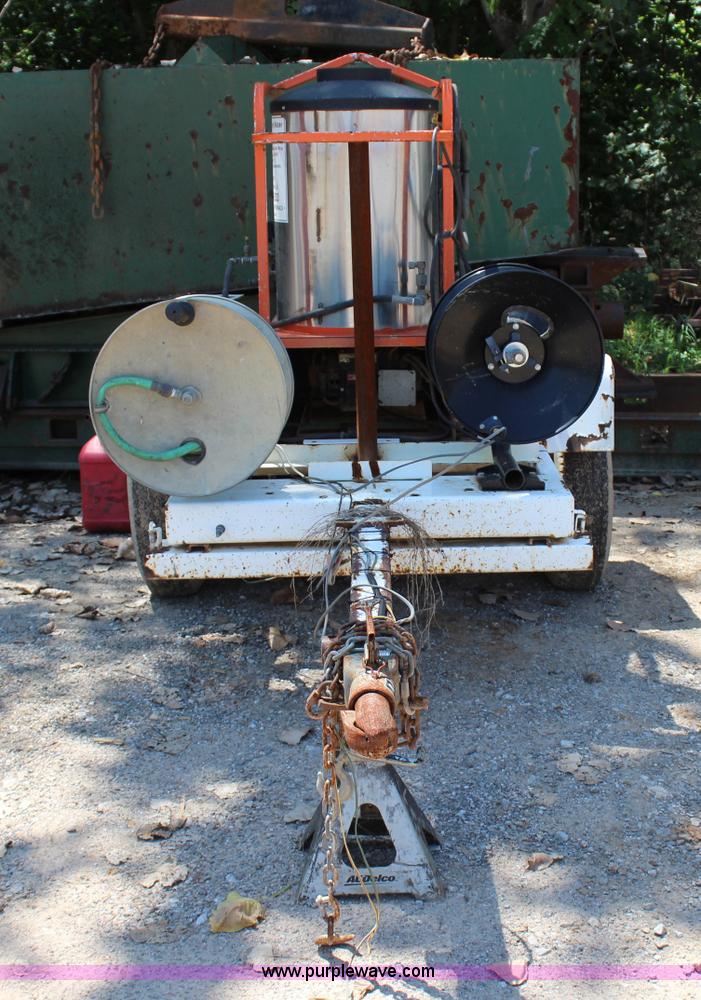 image for item I1524 Easy Kleen 5Z03035g pressure washer and trailer