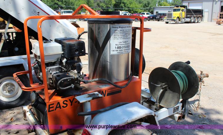 image for item I1524 Easy Kleen 5Z03035g pressure washer and trailer