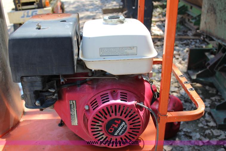 image for item I1524 Easy Kleen 5Z03035g pressure washer and trailer