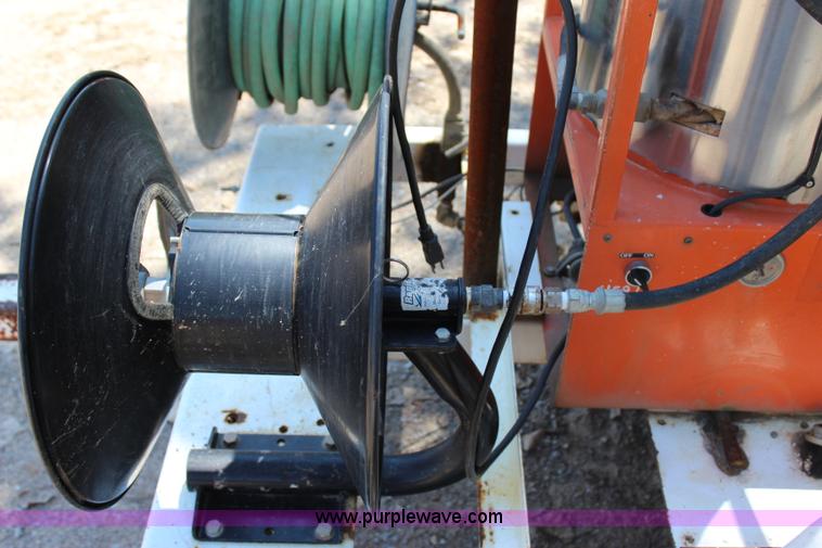 image for item I1524 Easy Kleen 5Z03035g pressure washer and trailer