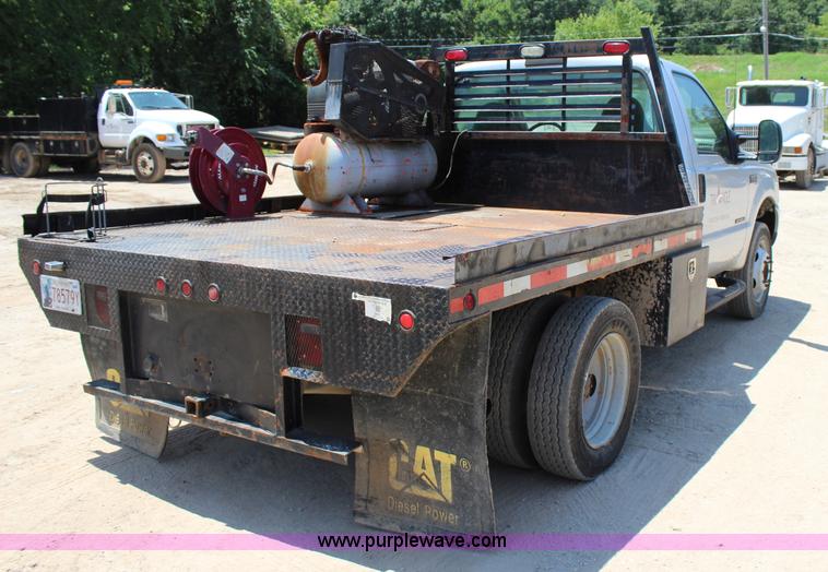 image for item I1527 1999 Ford F550 Super Duty flatbed truck