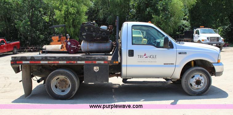 image for item I1527 1999 Ford F550 Super Duty flatbed truck