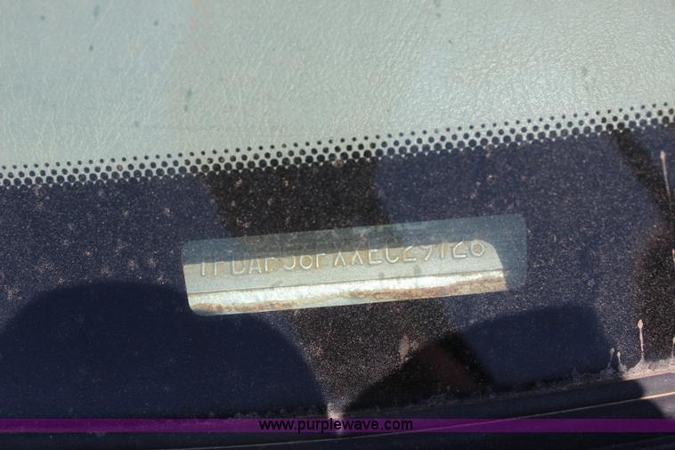 image for item I1527 1999 Ford F550 Super Duty flatbed truck