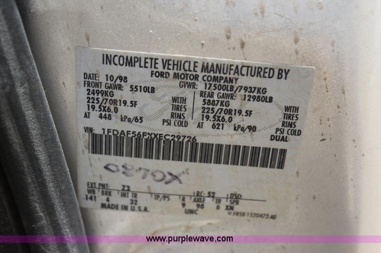 image for item I1527 1999 Ford F550 Super Duty flatbed truck