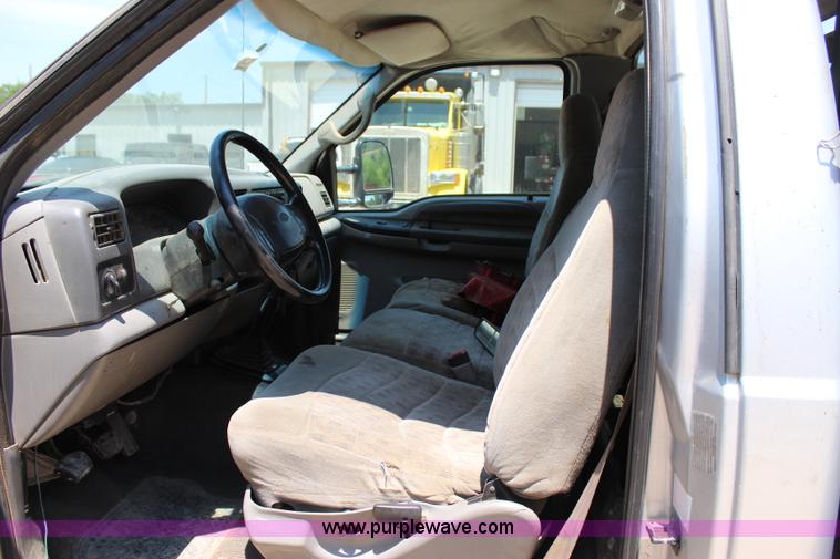 image for item I1527 1999 Ford F550 Super Duty flatbed truck