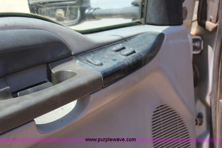 image for item I1527 1999 Ford F550 Super Duty flatbed truck