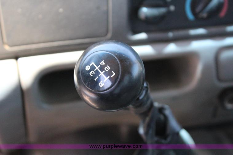 image for item I1527 1999 Ford F550 Super Duty flatbed truck