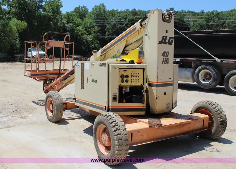 image for item I1529 1996 JLG 40HA boom lift