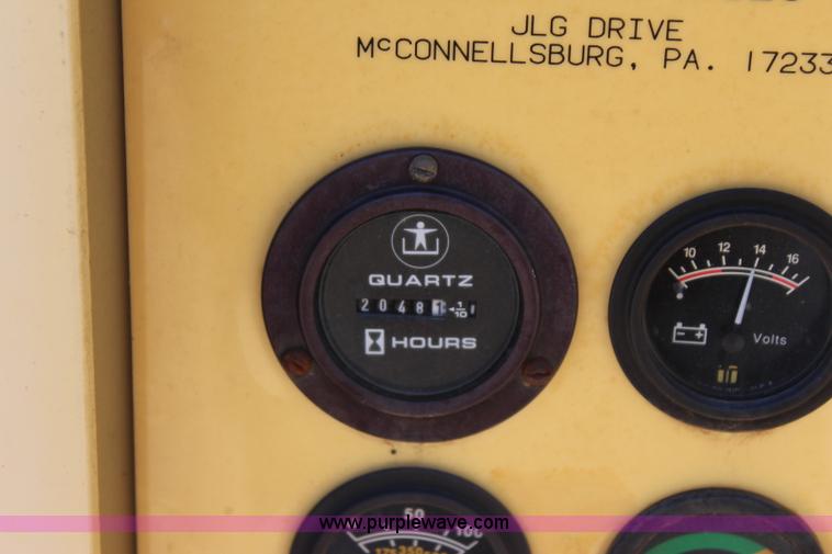 image for item I1529 1996 JLG 40HA boom lift