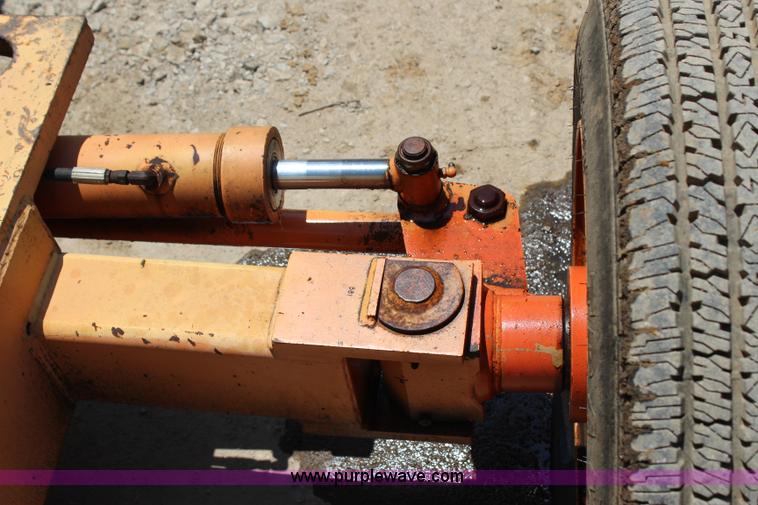 image for item I1529 1996 JLG 40HA boom lift