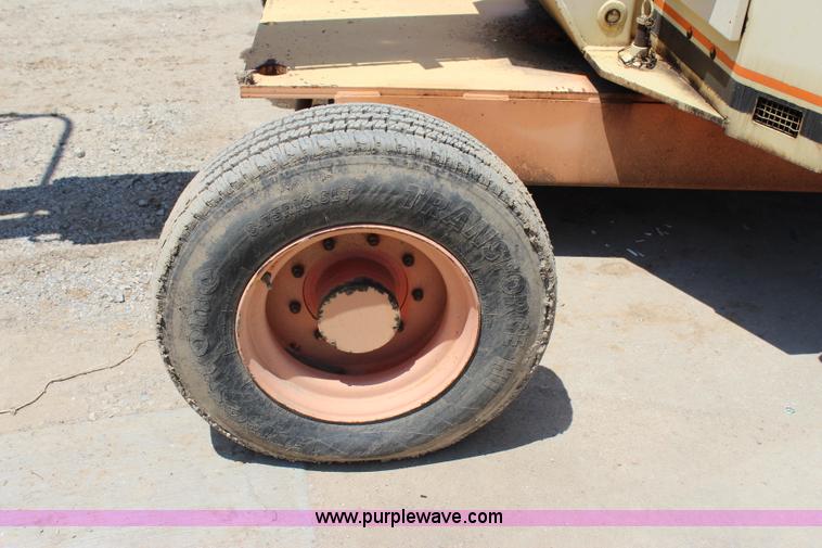 image for item I1529 1996 JLG 40HA boom lift