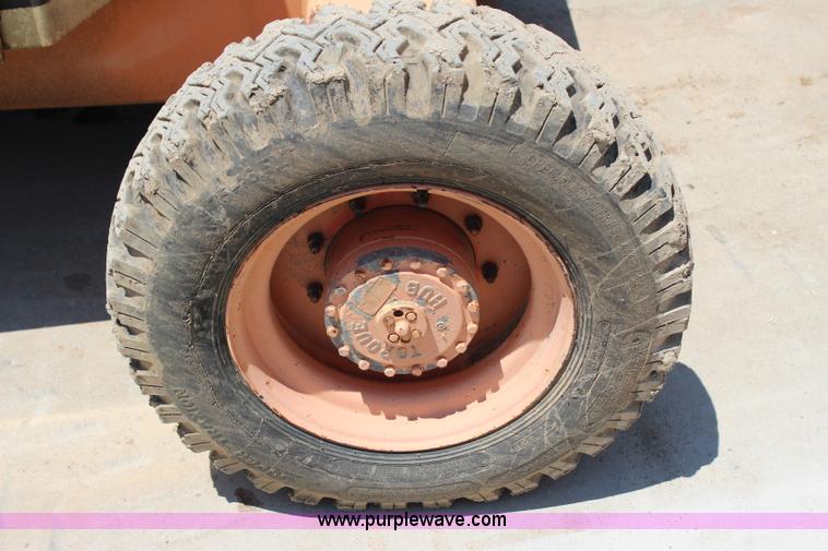 image for item I1529 1996 JLG 40HA boom lift