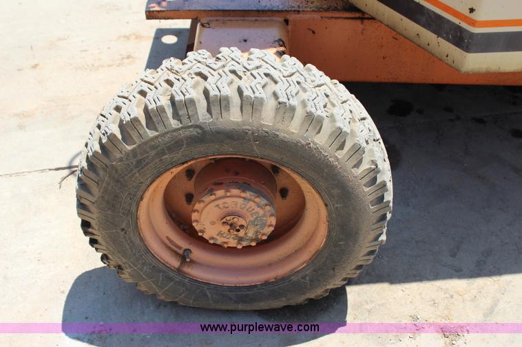 image for item I1529 1996 JLG 40HA boom lift