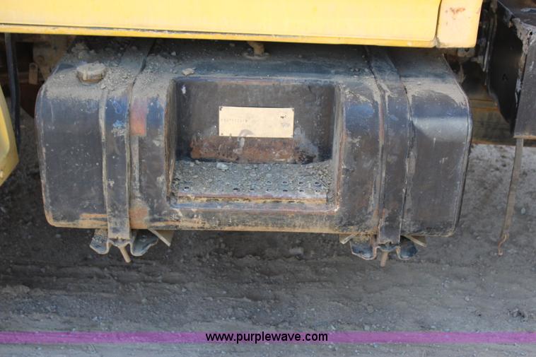 image for item I1530 1990 Ford F800 water truck