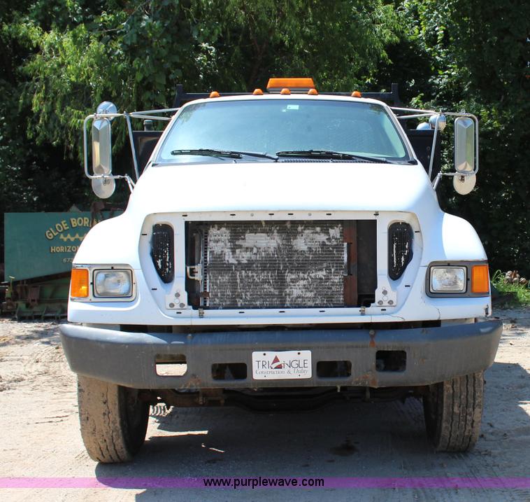 image for item I1532 2003 Ford F650 Super Duty service truck