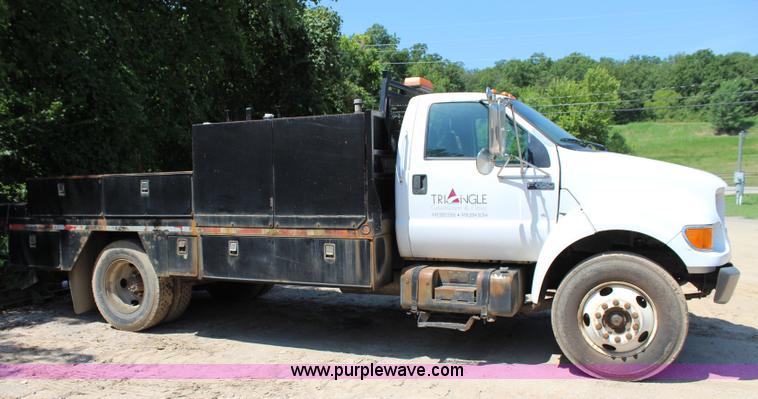 image for item I1532 2003 Ford F650 Super Duty service truck