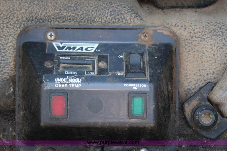 image for item I1532 2003 Ford F650 Super Duty service truck