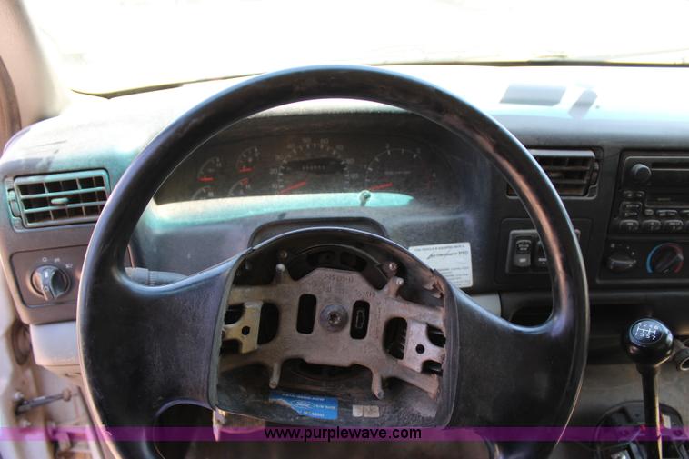 image for item I1532 2003 Ford F650 Super Duty service truck